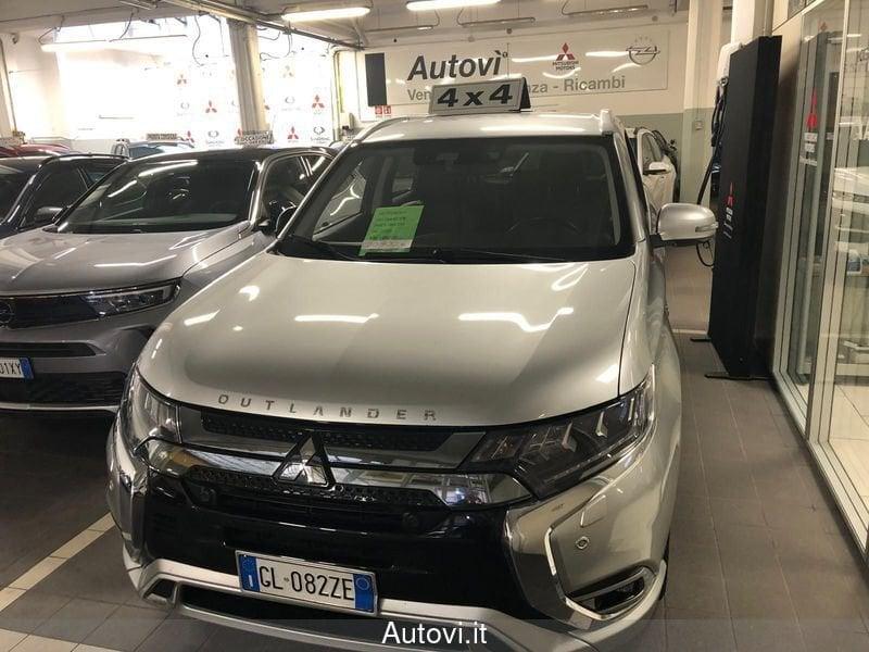 Mitsubishi Outlander 2.4 MIVEC 4WD PHEV Instyle Plus SDA