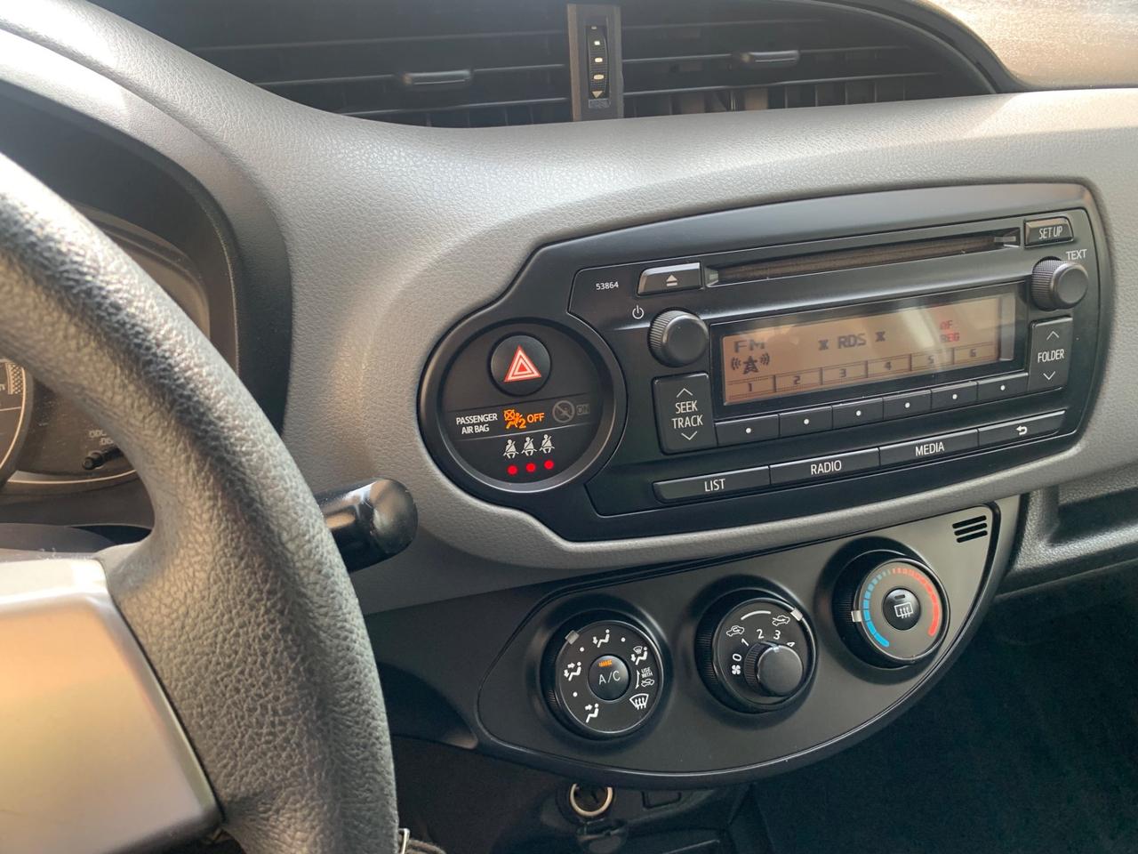 Toyota Yaris 1.0 5 porte 10/2015 km 86000