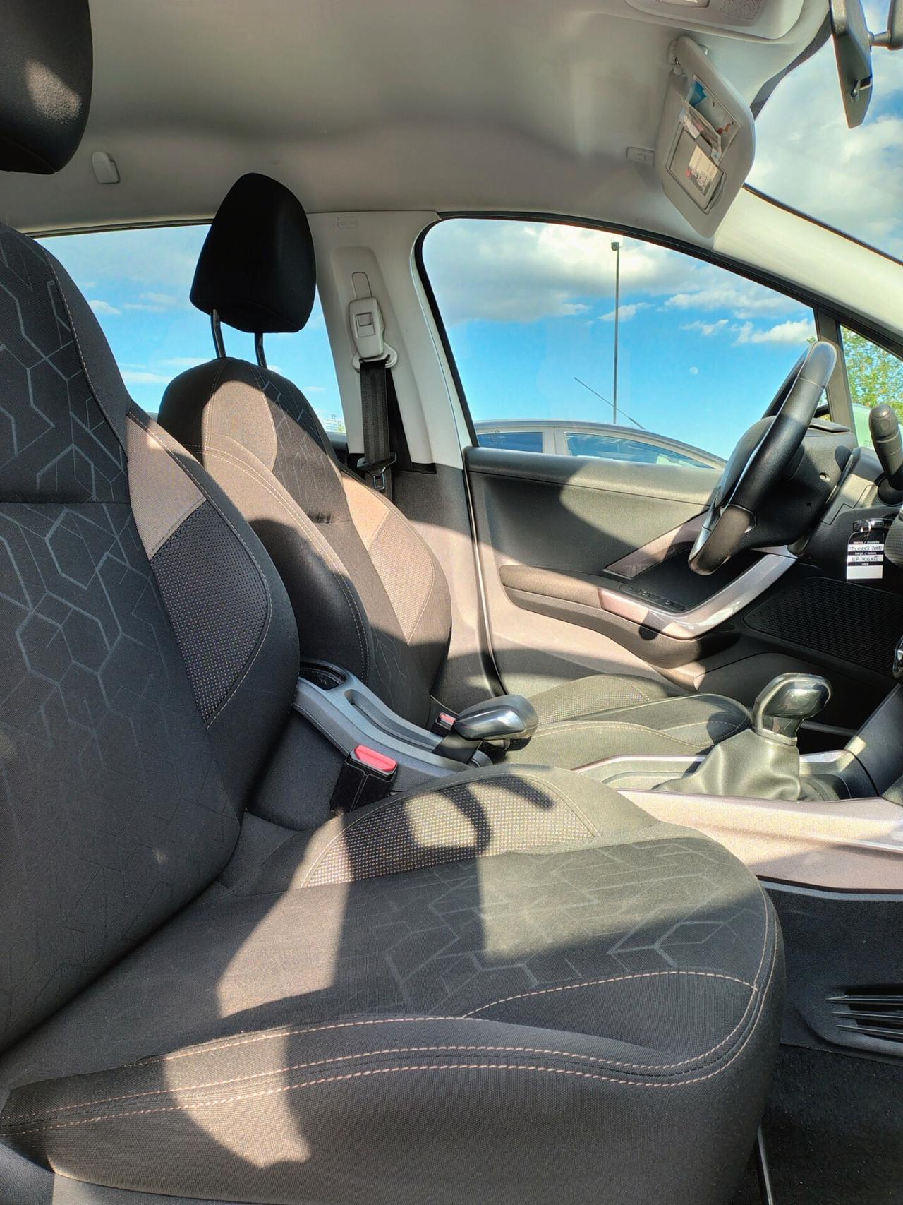 Peugeot 2008 1.2 VTi 82CV Allure