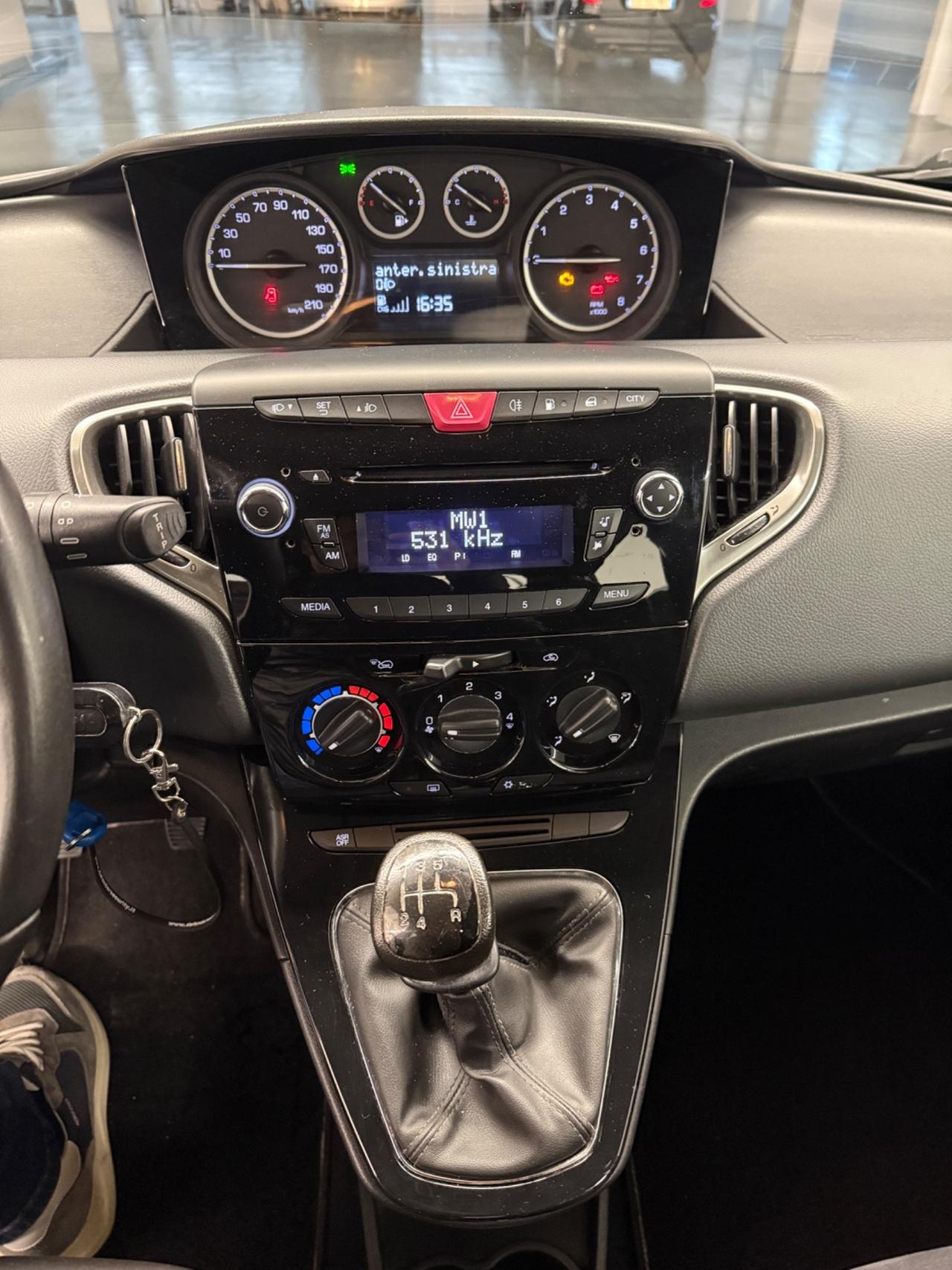 Lancia Ypsilon 0.9 TwinAir 85 CV 5 porte Metano Ecochic Gold