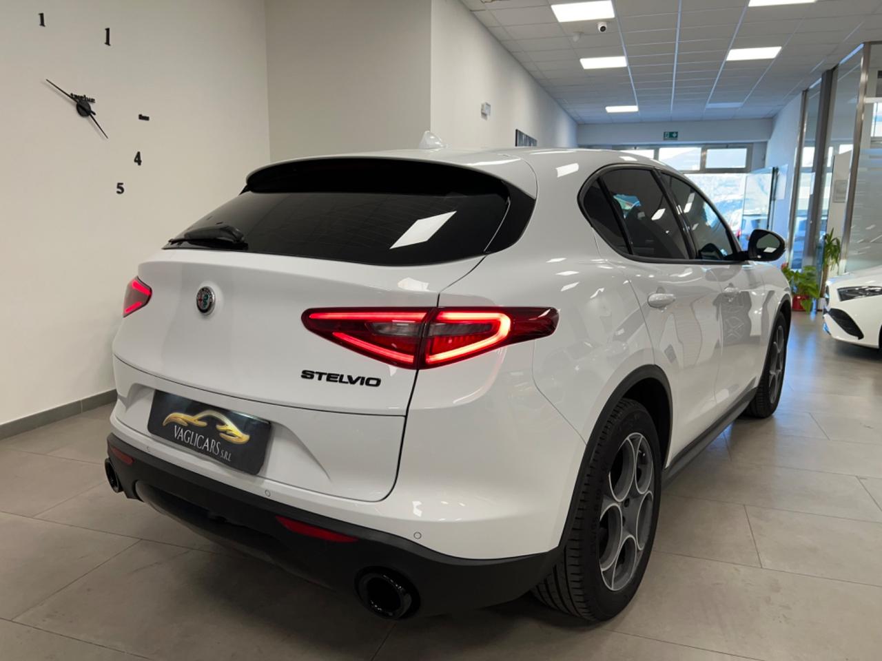 Alfa Romeo Stelvio 2.2 Turbodiesel 160 CV AT8 RWD Business