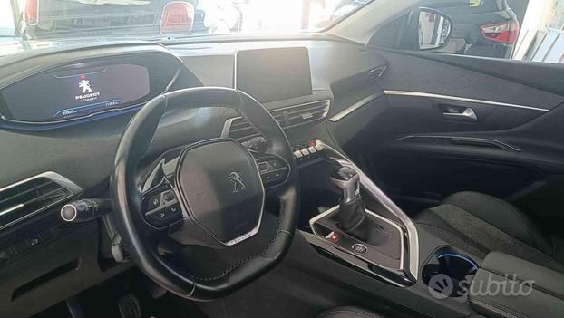 PEUGEOT 3008 1.5 dci 130 CV Experience