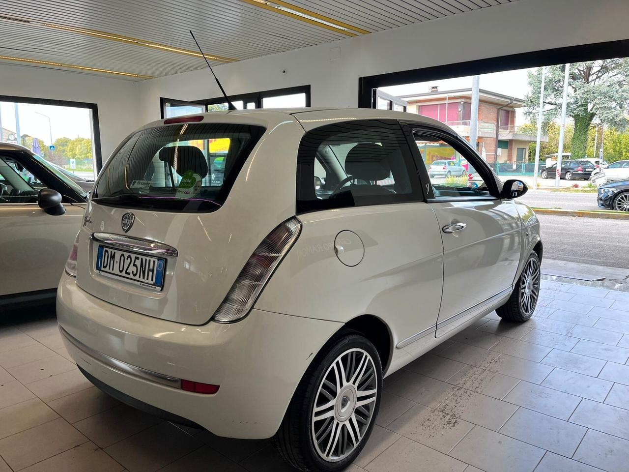 Lancia Ypsilon 1.2 Platino
