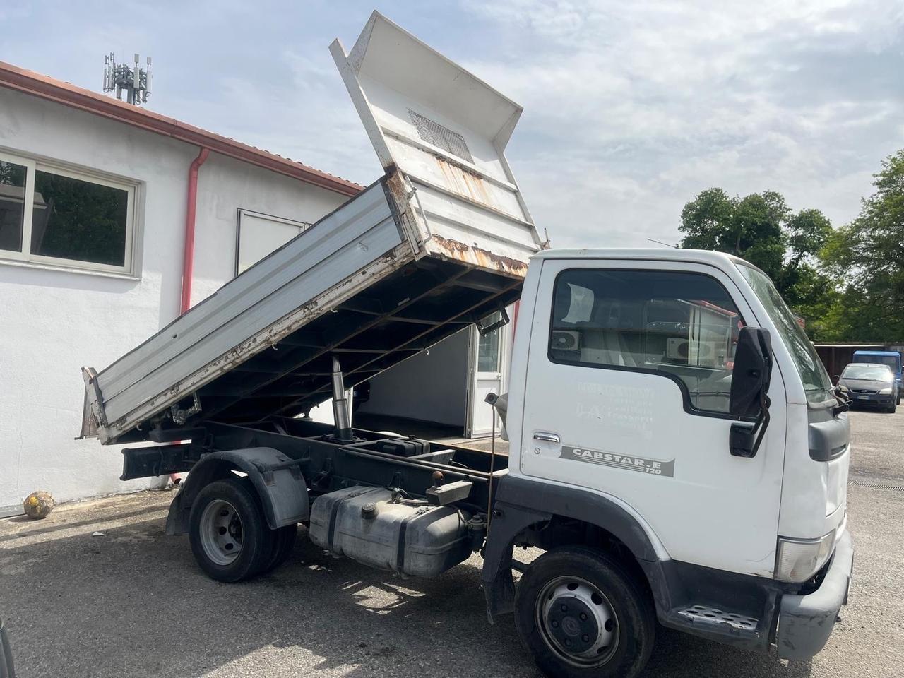 Nissan cabstar E 120 ribalt.-3.0-(leggi bene )-2002