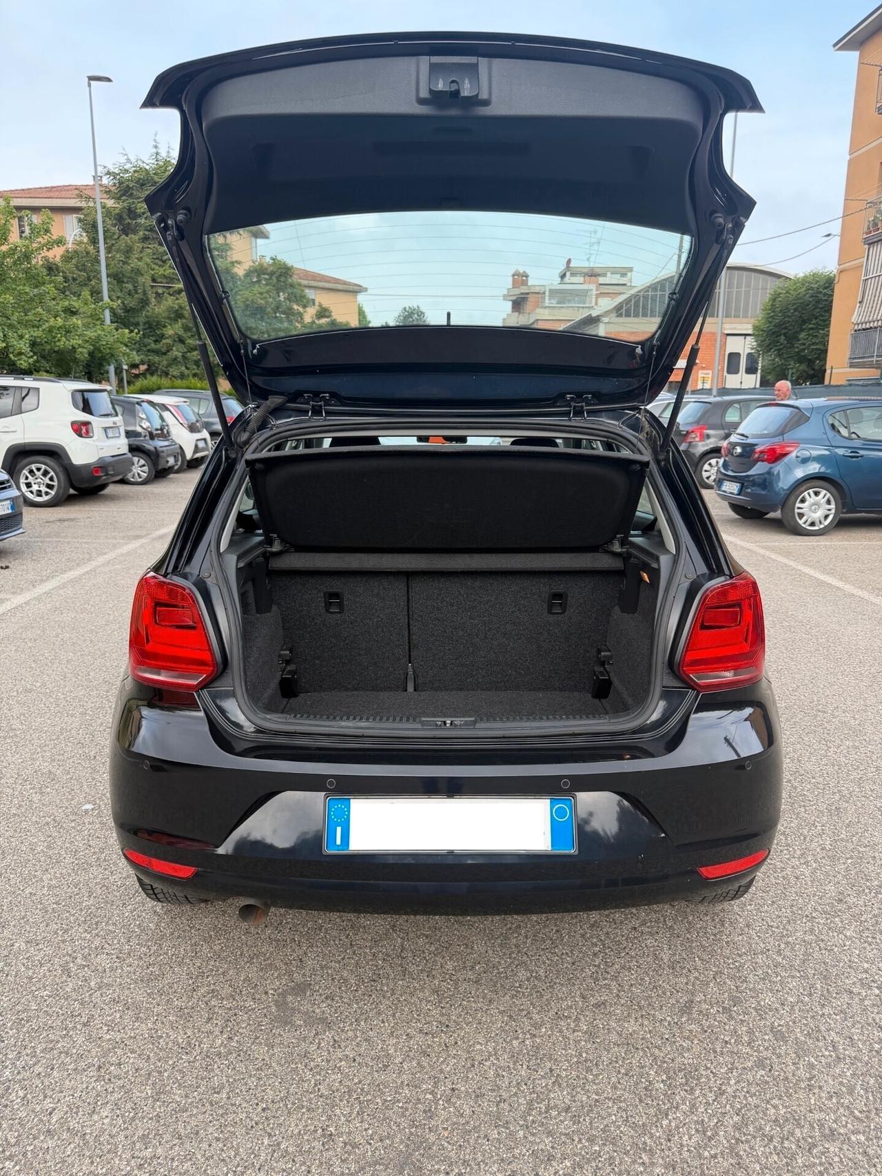 Volkswagen Polo 1.4 tdi - NEOPATENTATI - 12 MESI DI GARANZIA -