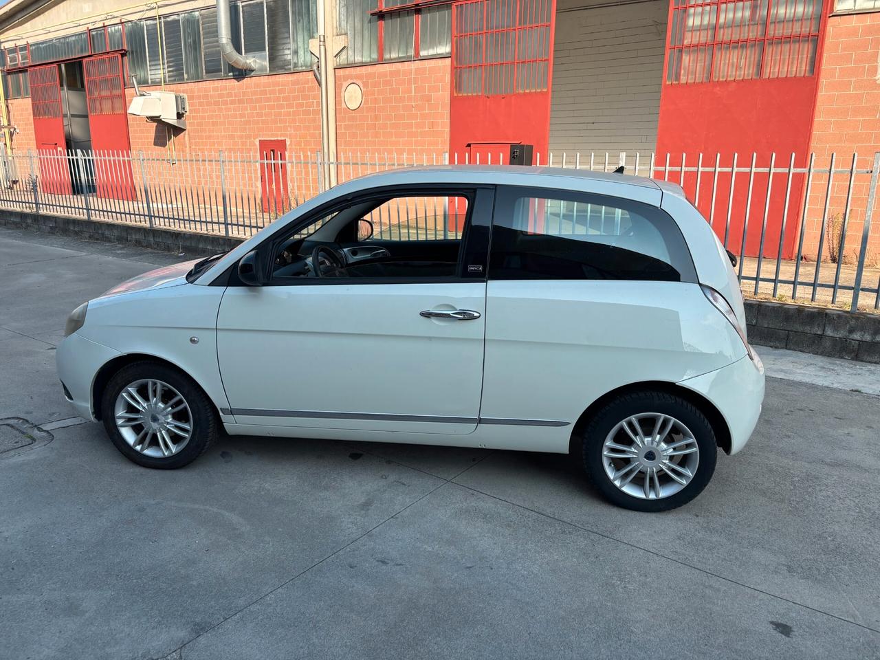 Lancia Ypsilon 1.2 69 CV Platino