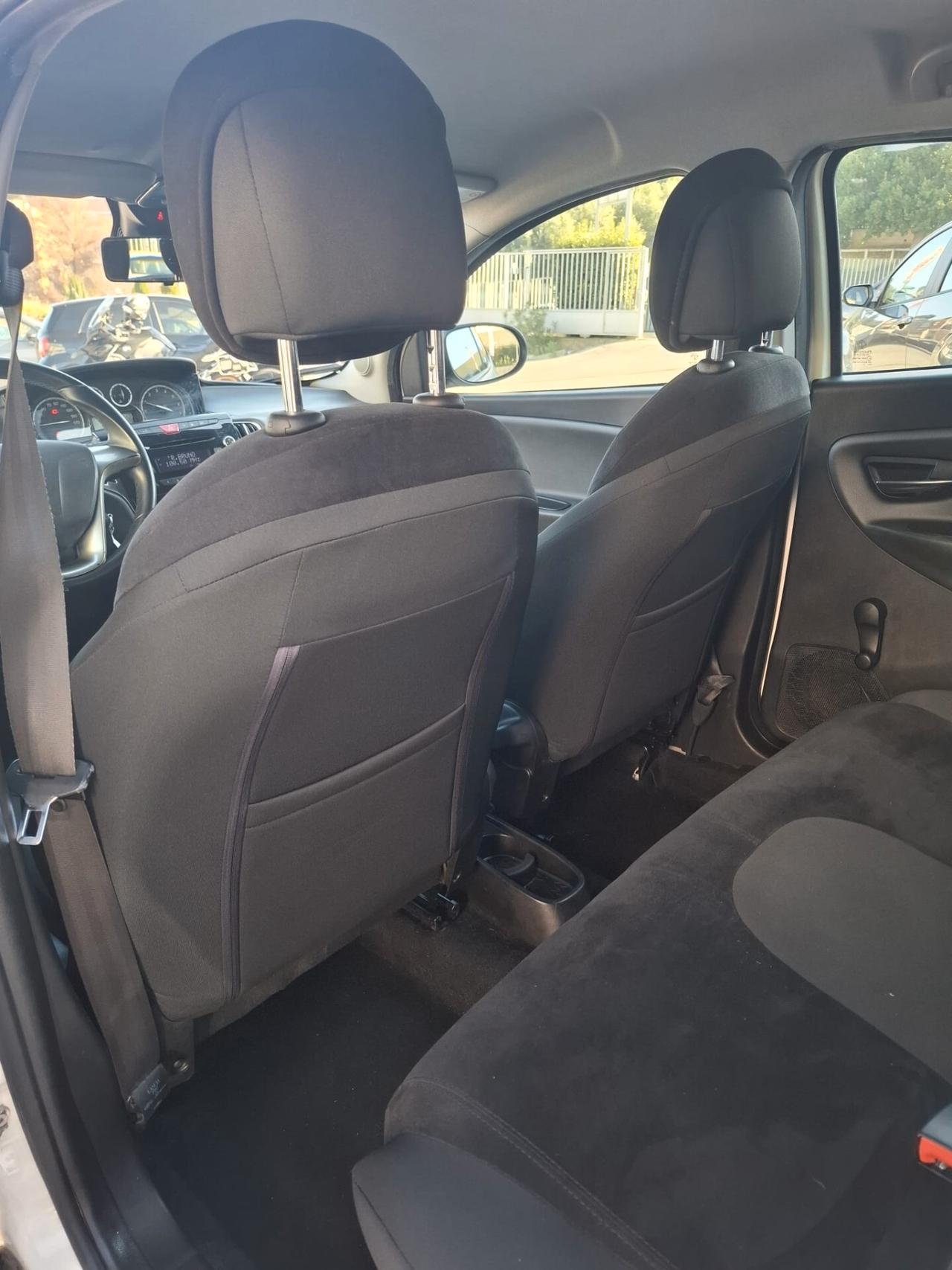 Lancia Ypsilon 1.2 69 CV GPL Ecochic Silver - 2012