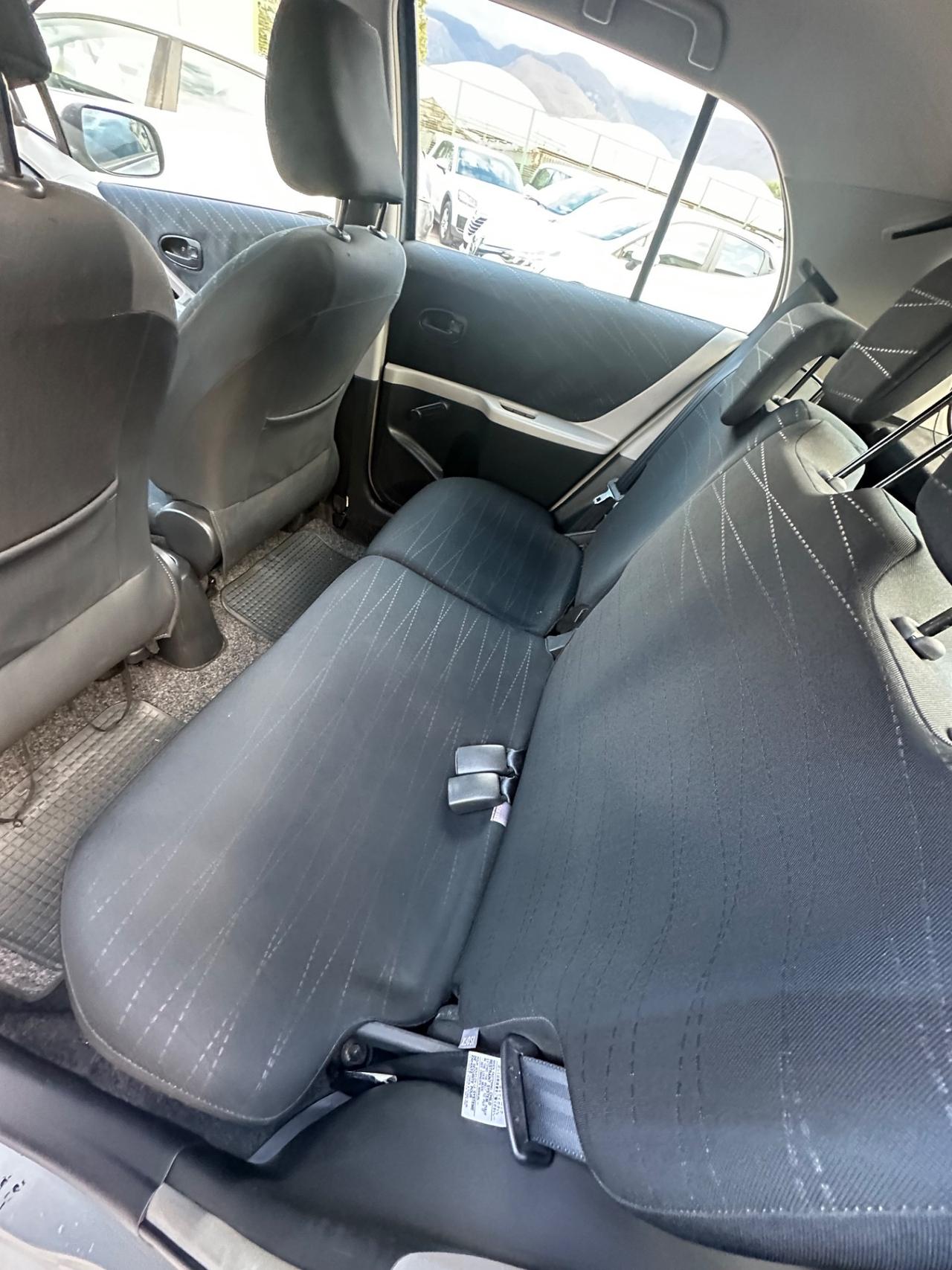 Toyota Yaris 1.0 5 porte