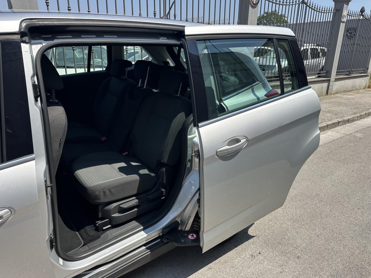Ford C-Max7 1.5 TDCi 120CV Titanium 7 Posti