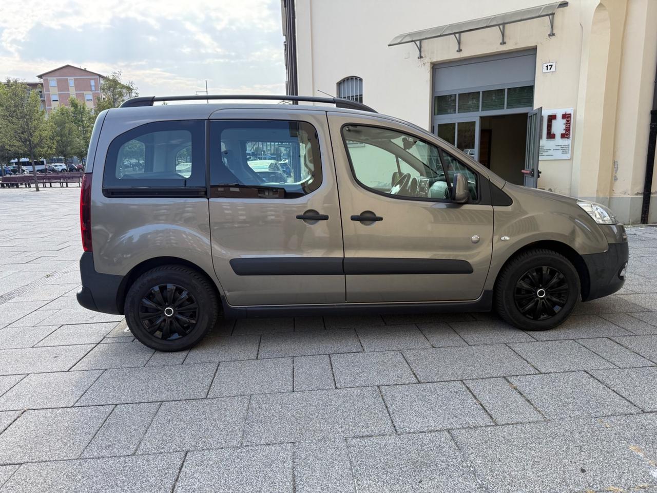 Peugeot Partner Tepee BlueHDi 100 4x4 Outdoor Extreme