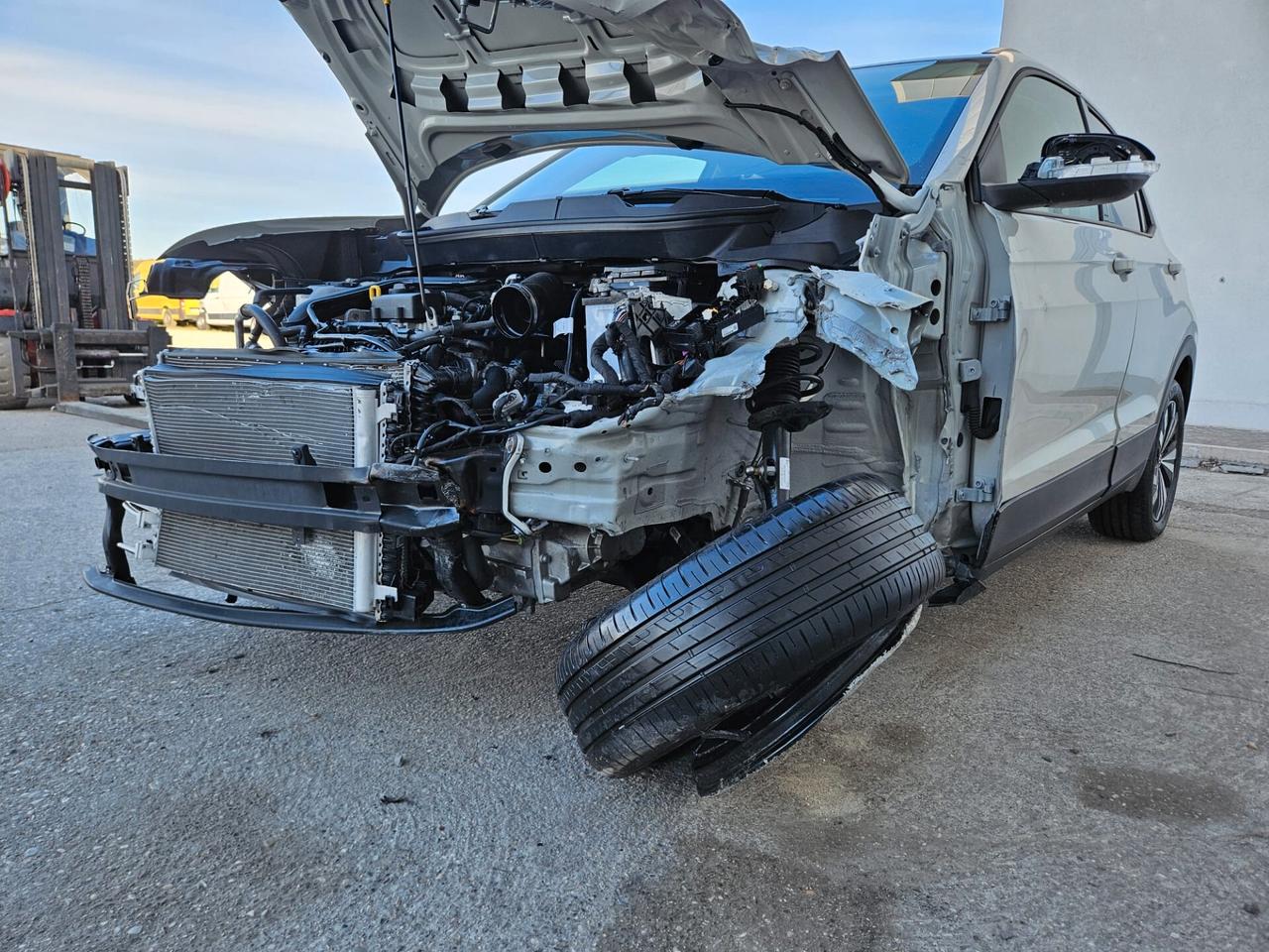 Volkswagen T-Cross 1.0 tsi Life 115cv INCIDENTATA