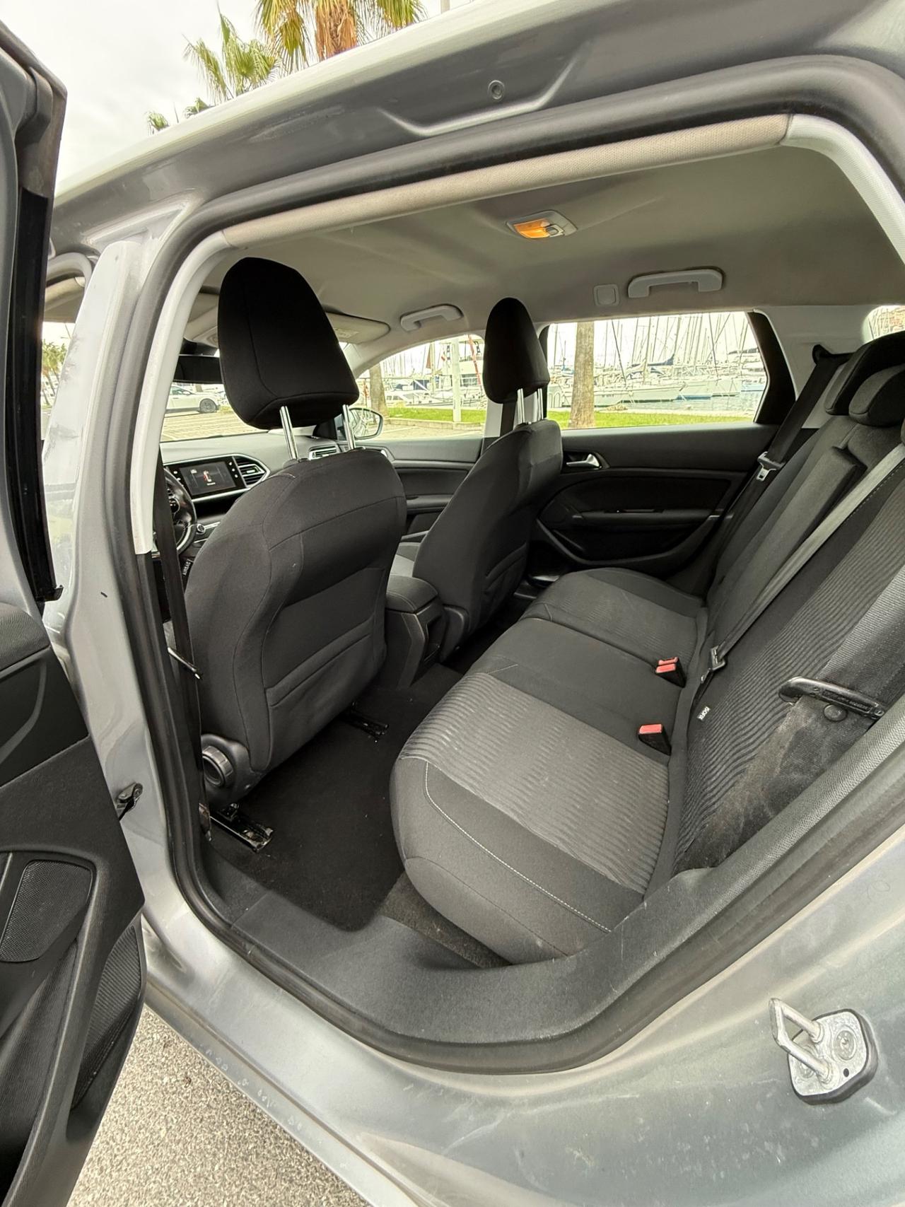 Peugeot 308 BlueHDi 100 S&S SW Business