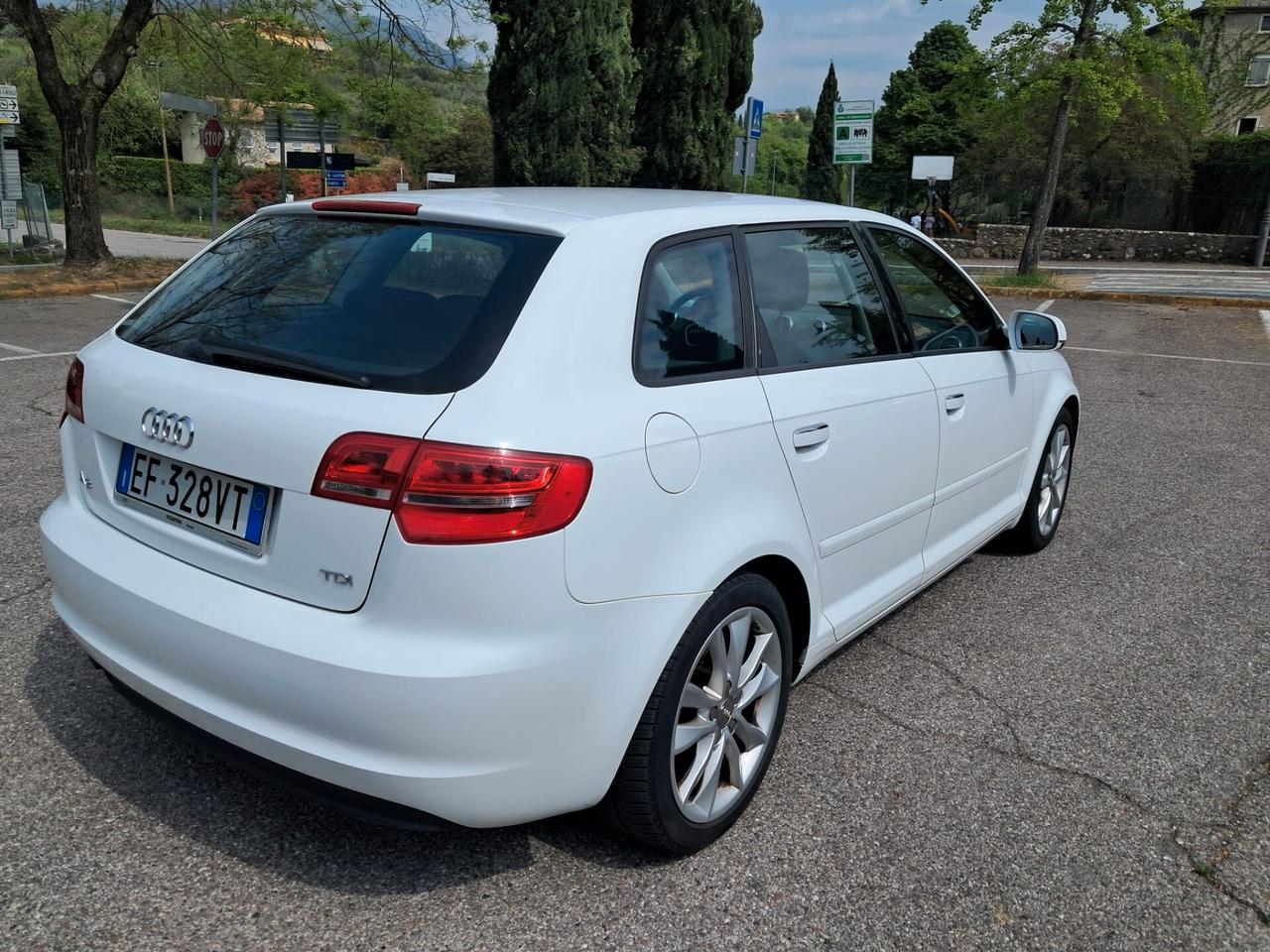 Audi A3 1.6 TDI 105 CV CR Ambition