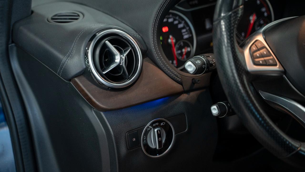 Mercedes-benz B 200 D PREMIUM PLUS AMG TETTO PACK LUCI PELLE XENO NAVI