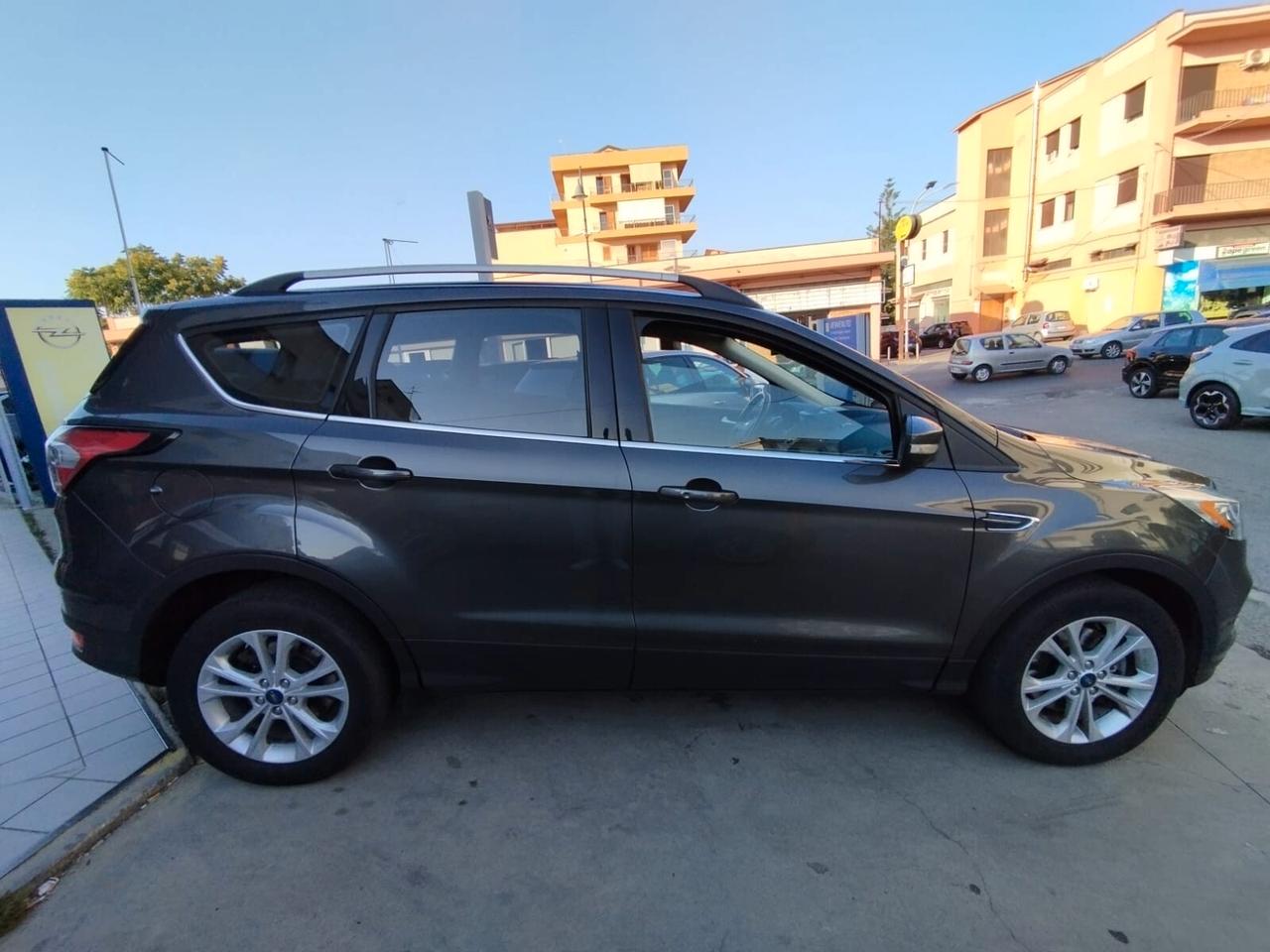 Ford Kuga 1.5 TDCI 120 CV S&S 2WD Business