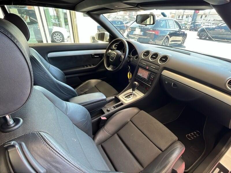 Audi A4 A4 Cabrio 2.0 tdi *AUTOMATICA*