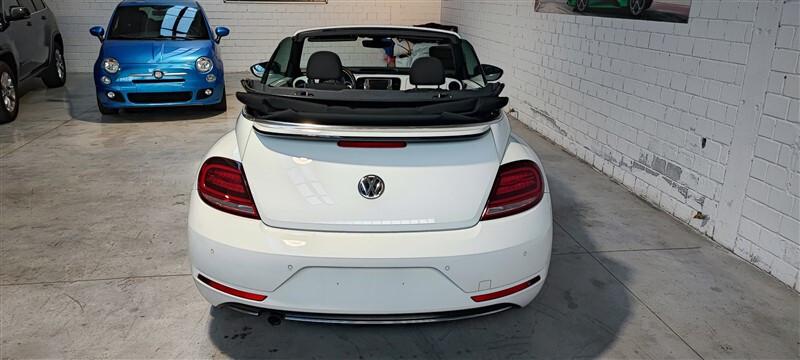 Volkswagen Maggiolino Cabrio 2.0 TDI Design