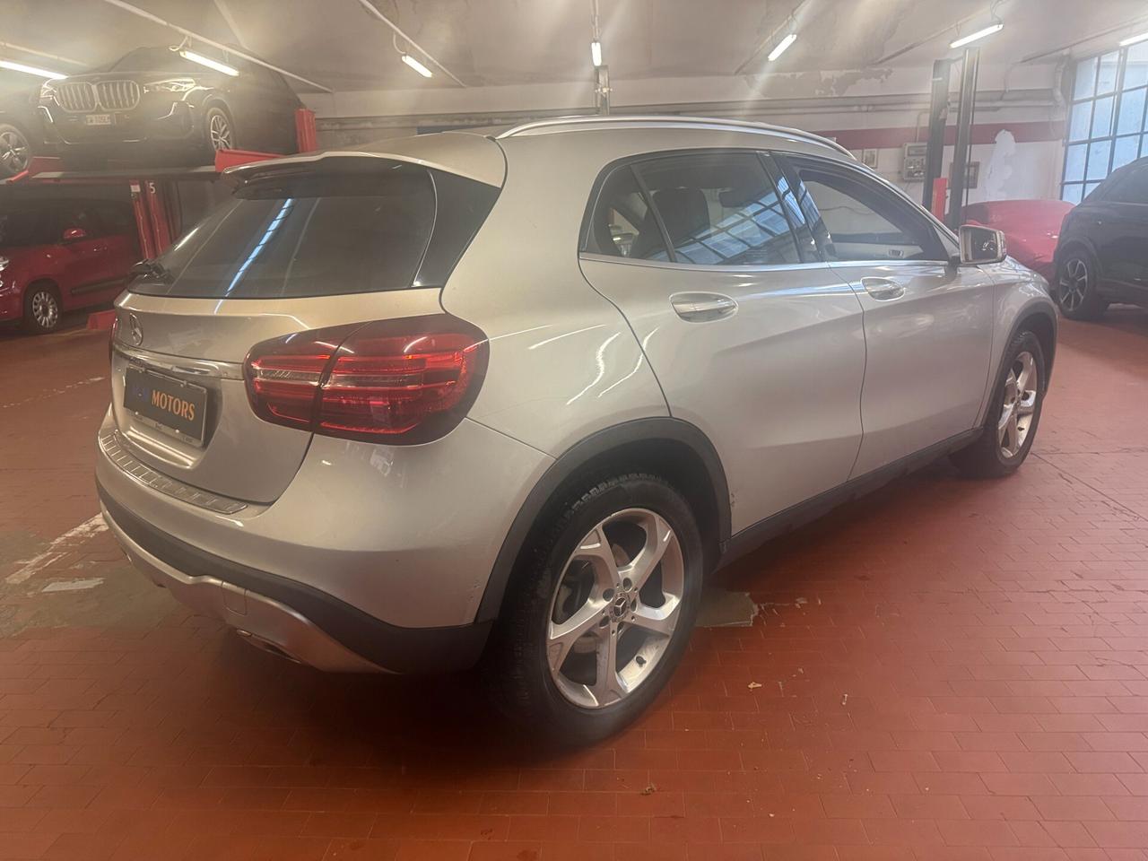 Mercedes-Benz GLA 180 180 d Sport auto UNICO PROPRIETARIO