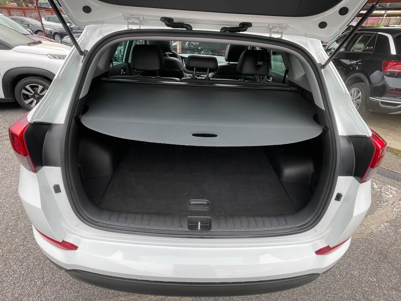 Tucson 1.7 CRDi- Sound Edition-pelle-tetto-unipro-