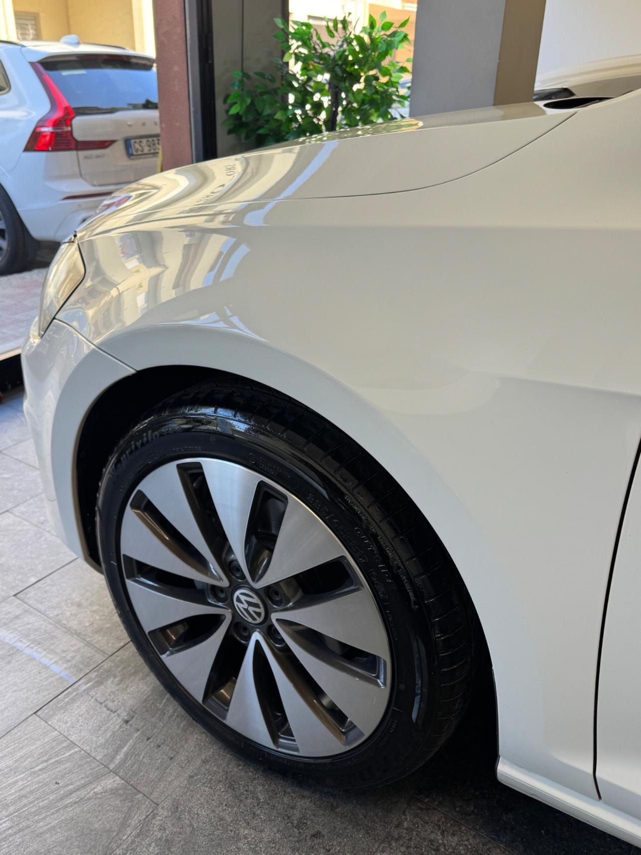 Volkswagen Golf 1.6 TDI 110 CV DSG HIGHLINE