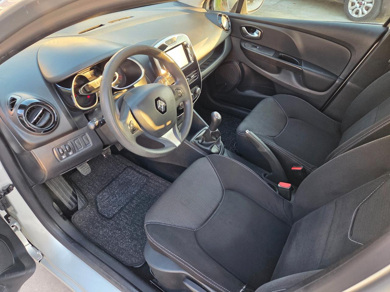 Renault Clio 1.2 75CV 5 porte Intens- PERFETTA