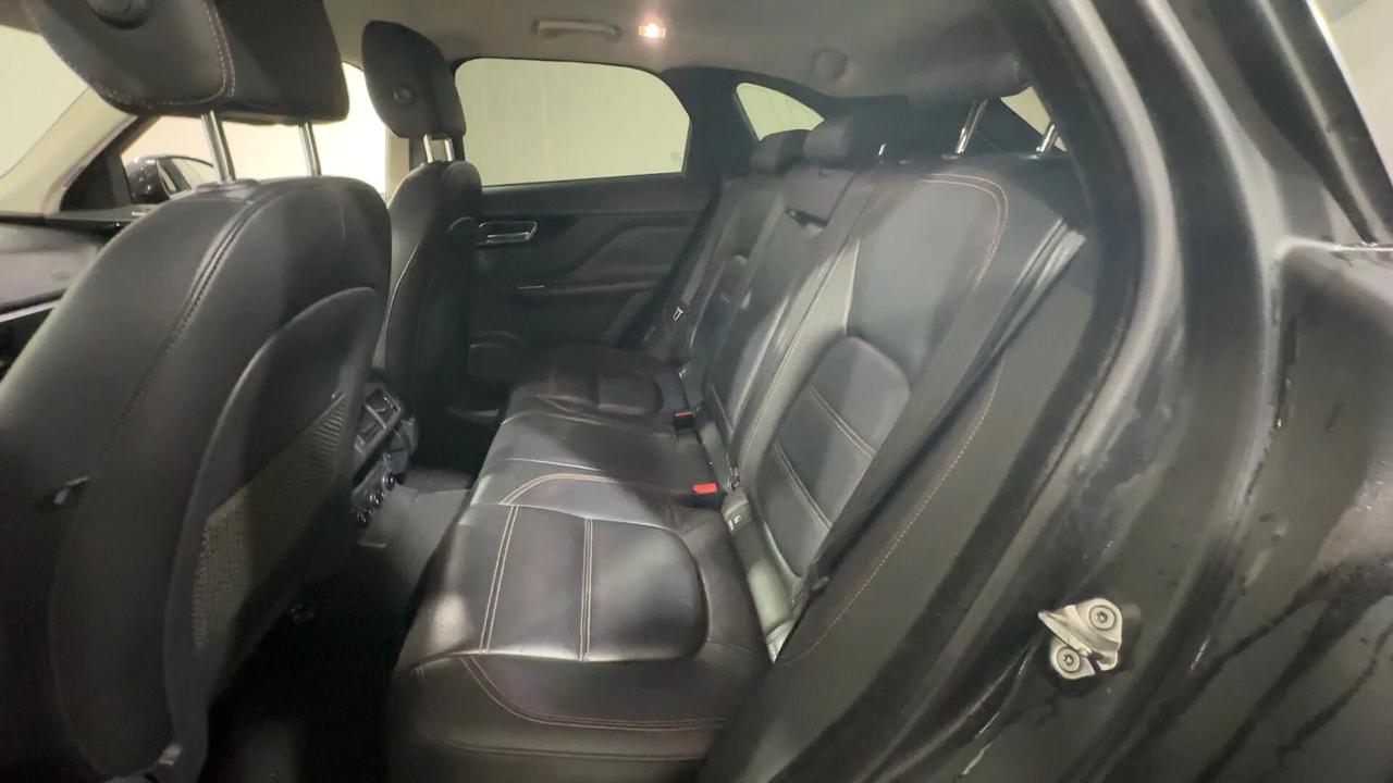 Jaguar F-Pace 2.0 D 180 CV AWD aut. Prestige