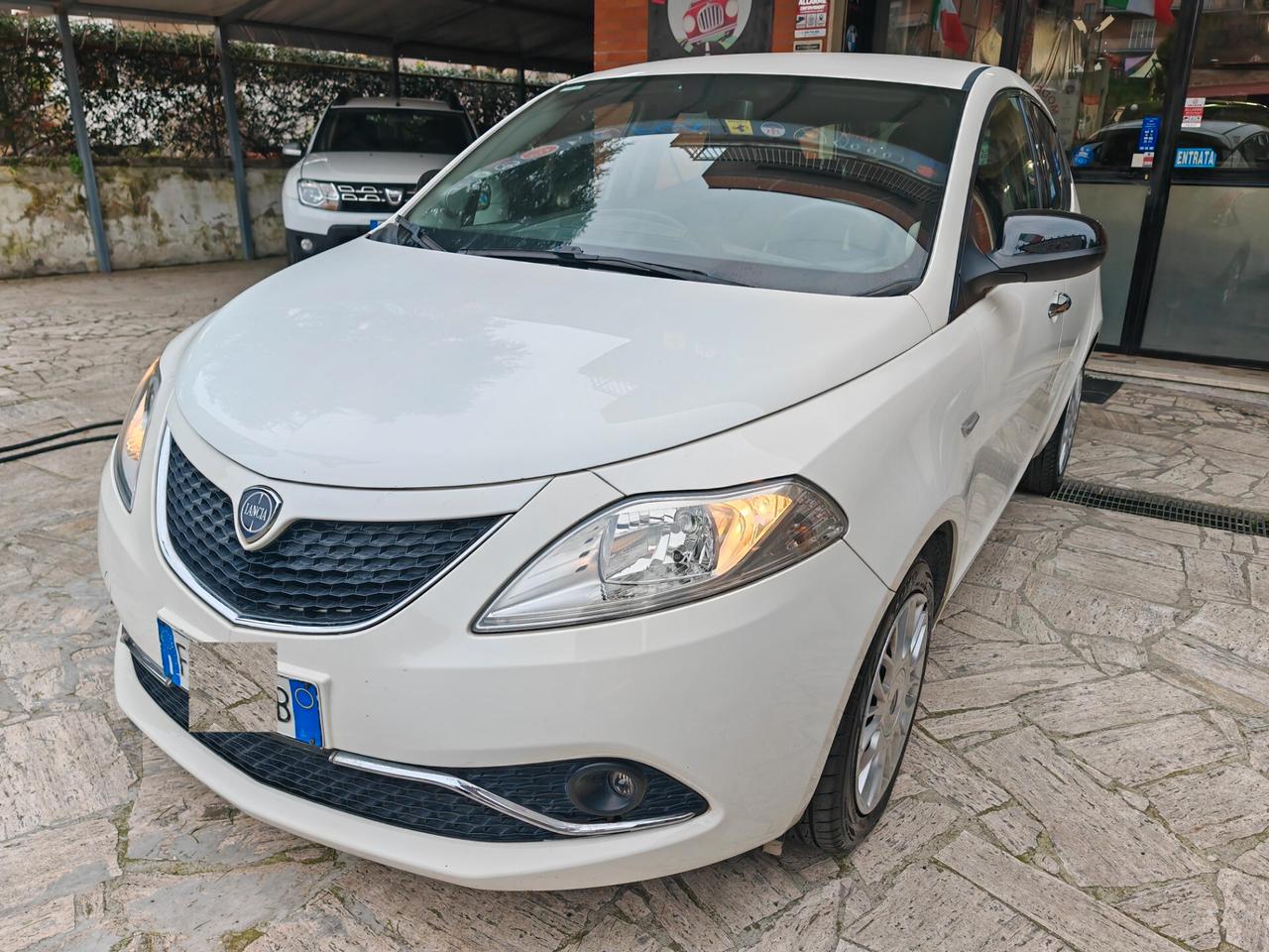 Lancia Ypsilon 1.2 69 CV 5 porte GPL Ecochic Silver OK NEOPATENTATI