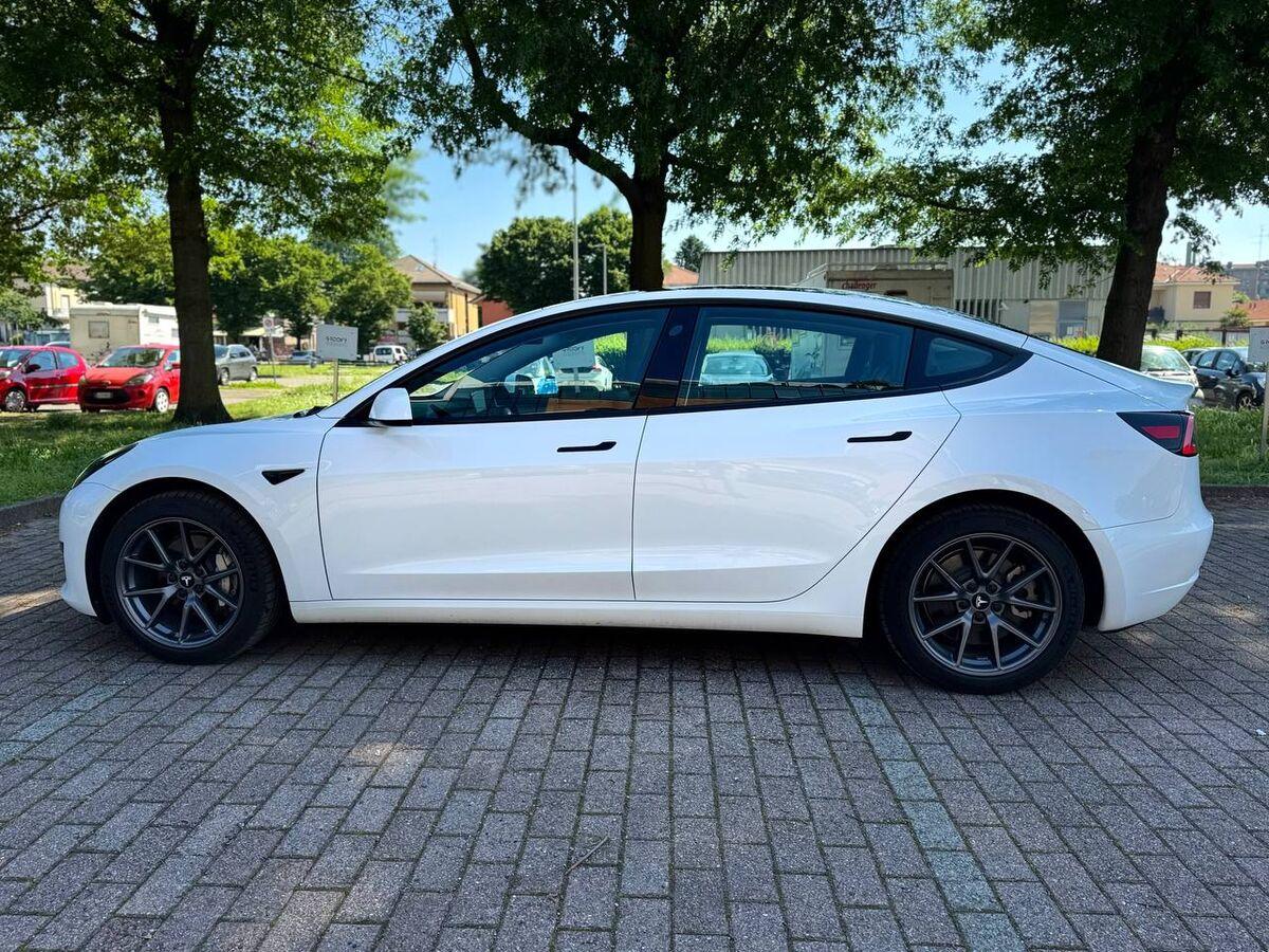 Tesla Model 3 Standard rwd Plus