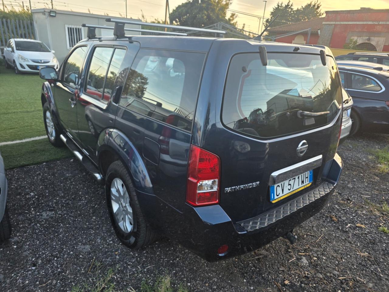 Nissan Pathfinder 2.5 dCi 4x4 gancio traino