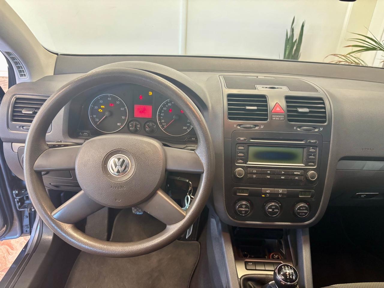 Volkswagen Golf 1.6 16V FSI 5p. Sportline