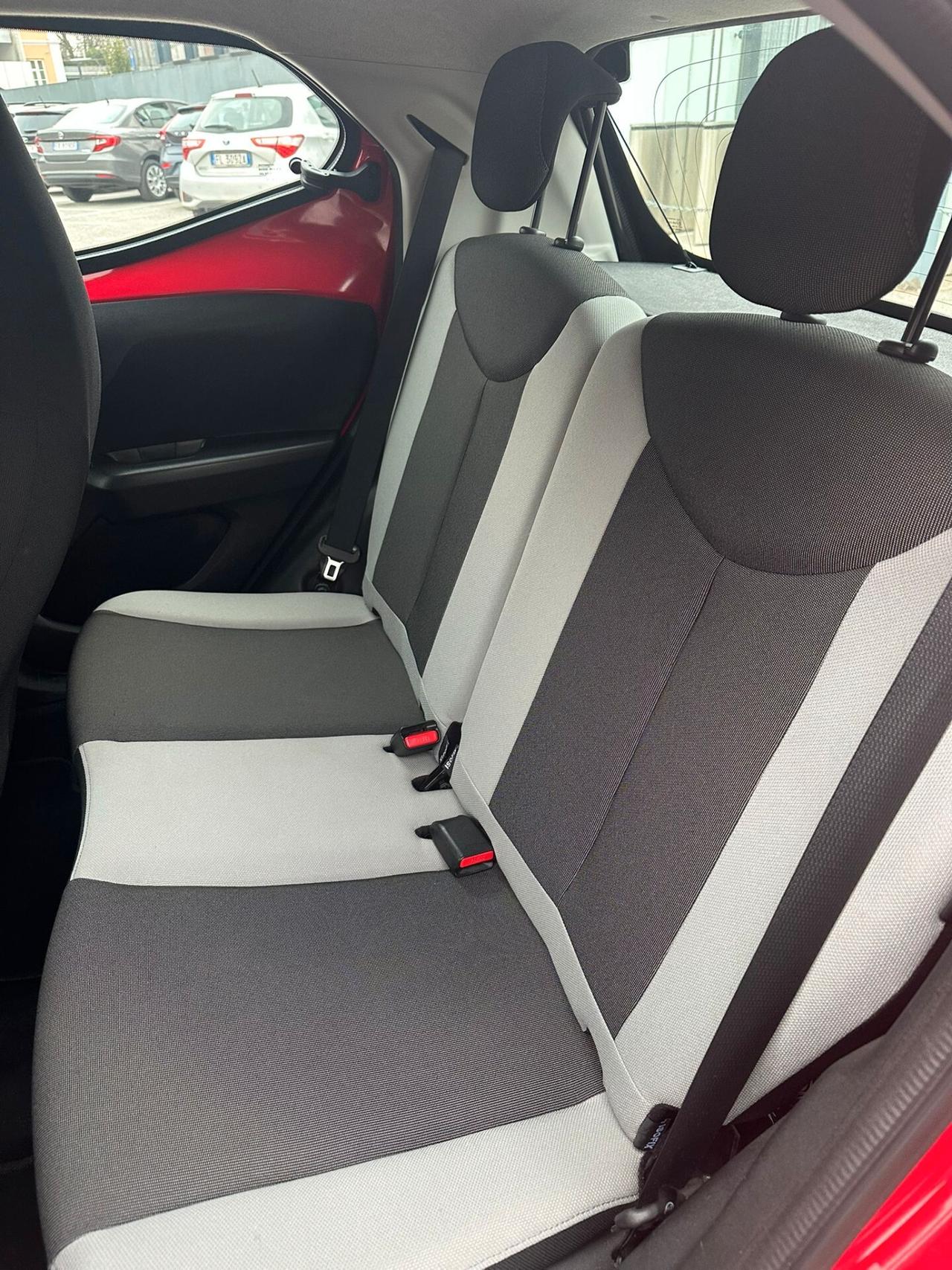 Toyota Aygo 1.0 VVT-i 69 CV 5 porte x-cite