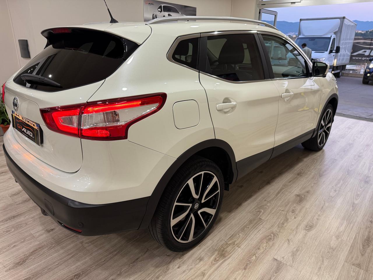 Nissan Qashqai 1.6 dCi 2WD Tekna *full optional *