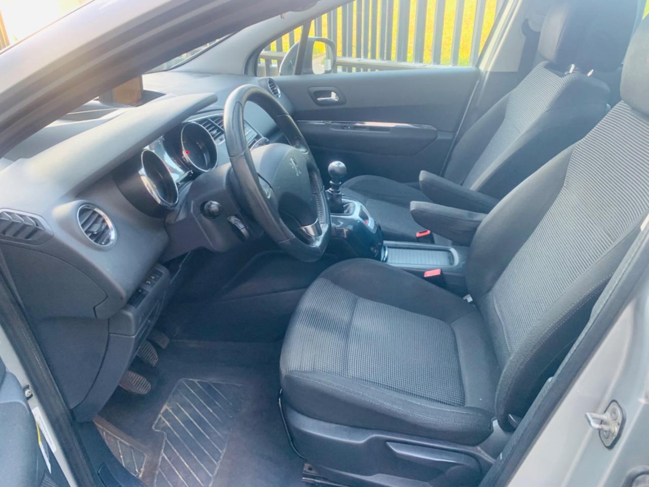 Peugeot 5008 1.6 HDi 110CV Féline 7 posti