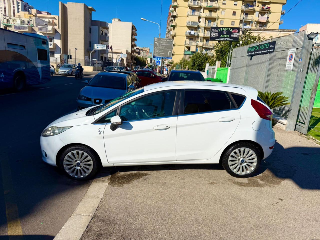 Ford Fiesta Fiesta+ 1.2 82CV 5 porte - Anno 2010 - NEOPATENTATO