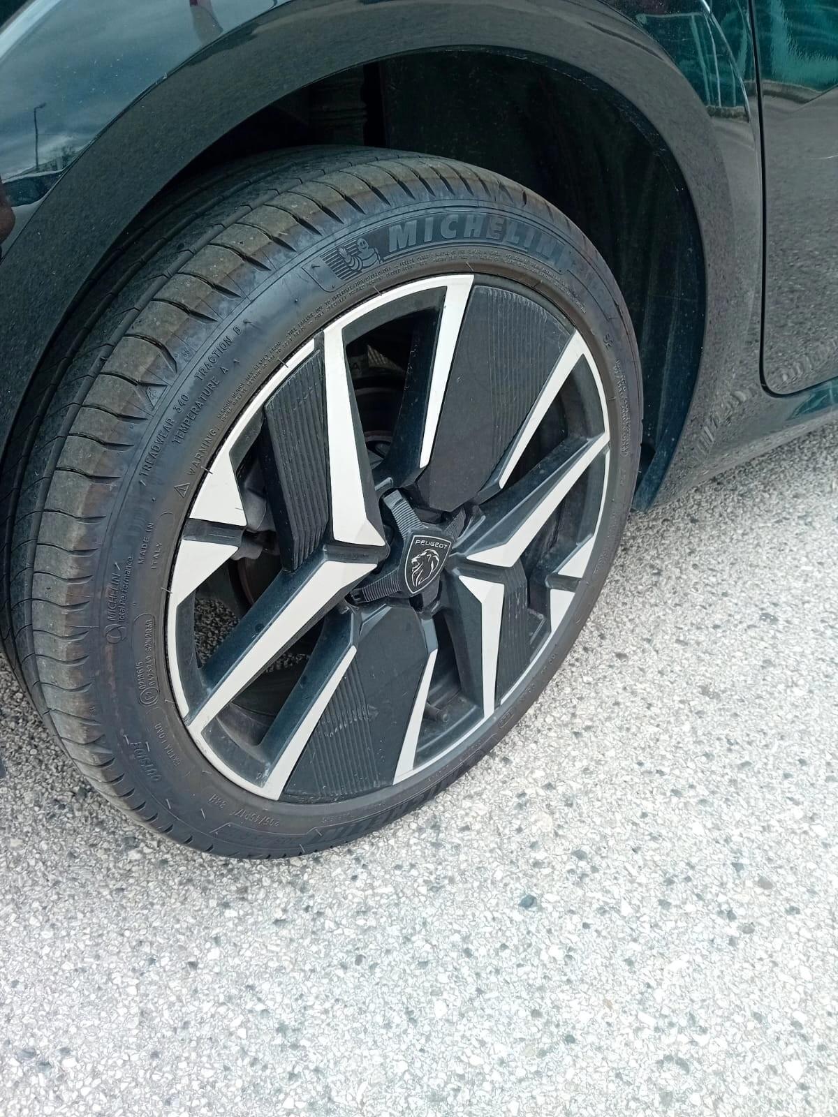 Peugeot 208 PureTech 100 Stop&Start 5 porte GT