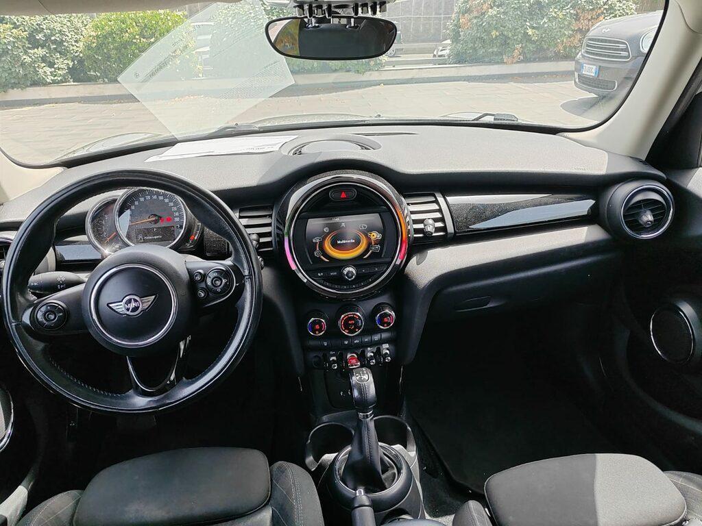 Mini Cooper D 1.5 D Cooper D Boost Auto