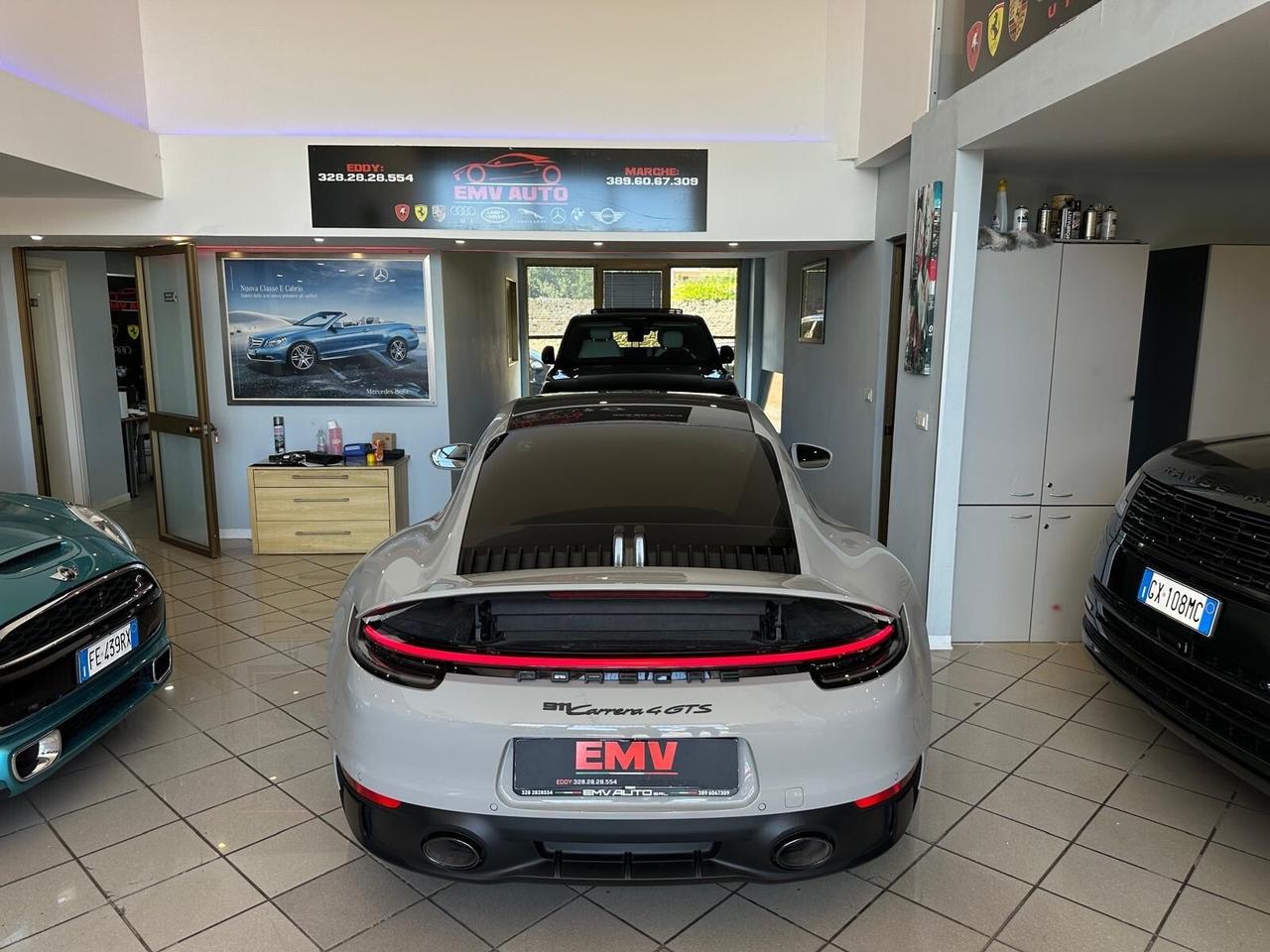 Porsche 911 Carrera 4 GTS
