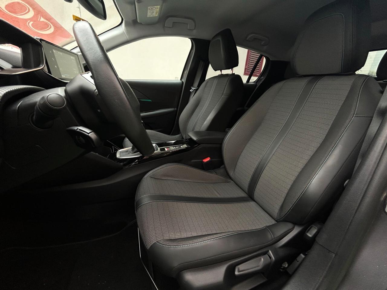Peugeot 208 2022 1.5 DIESEL 5 porte Allure LEGGI
