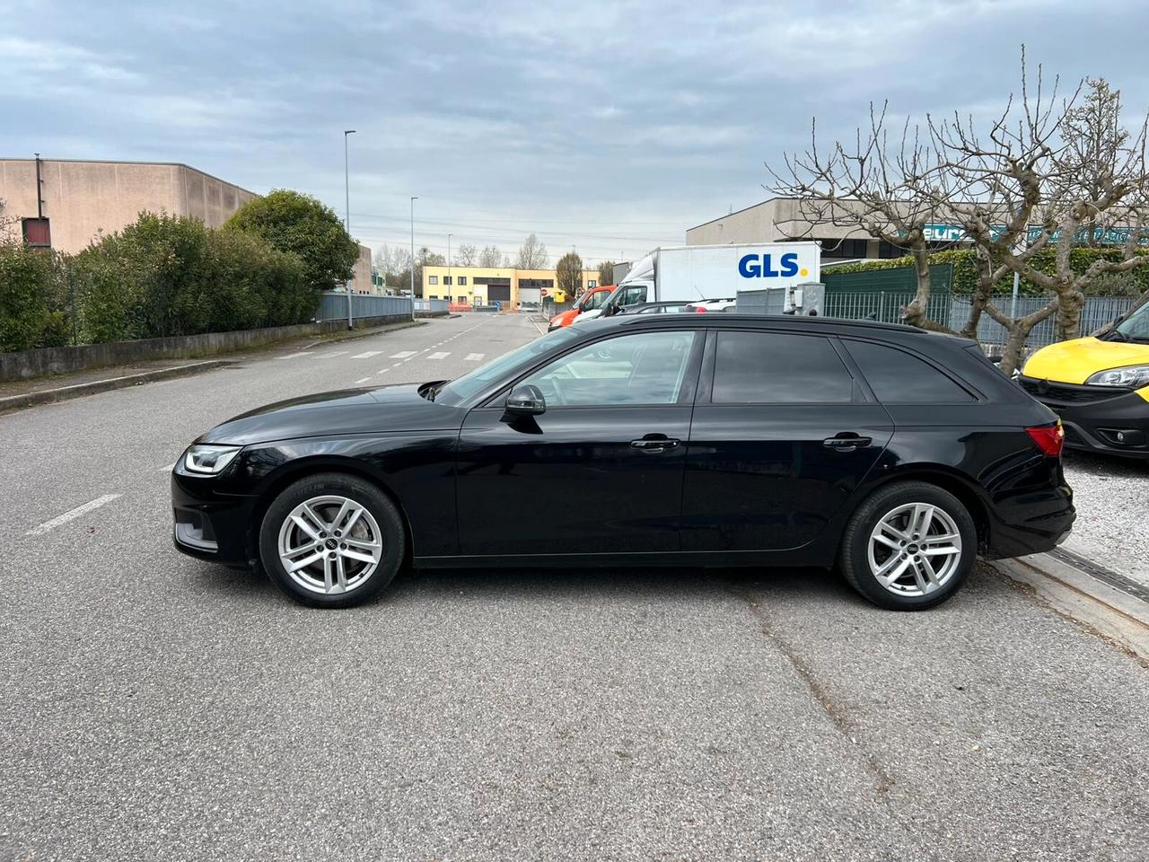 Audi A4 Avant 40 TDI quattro S tronic Business