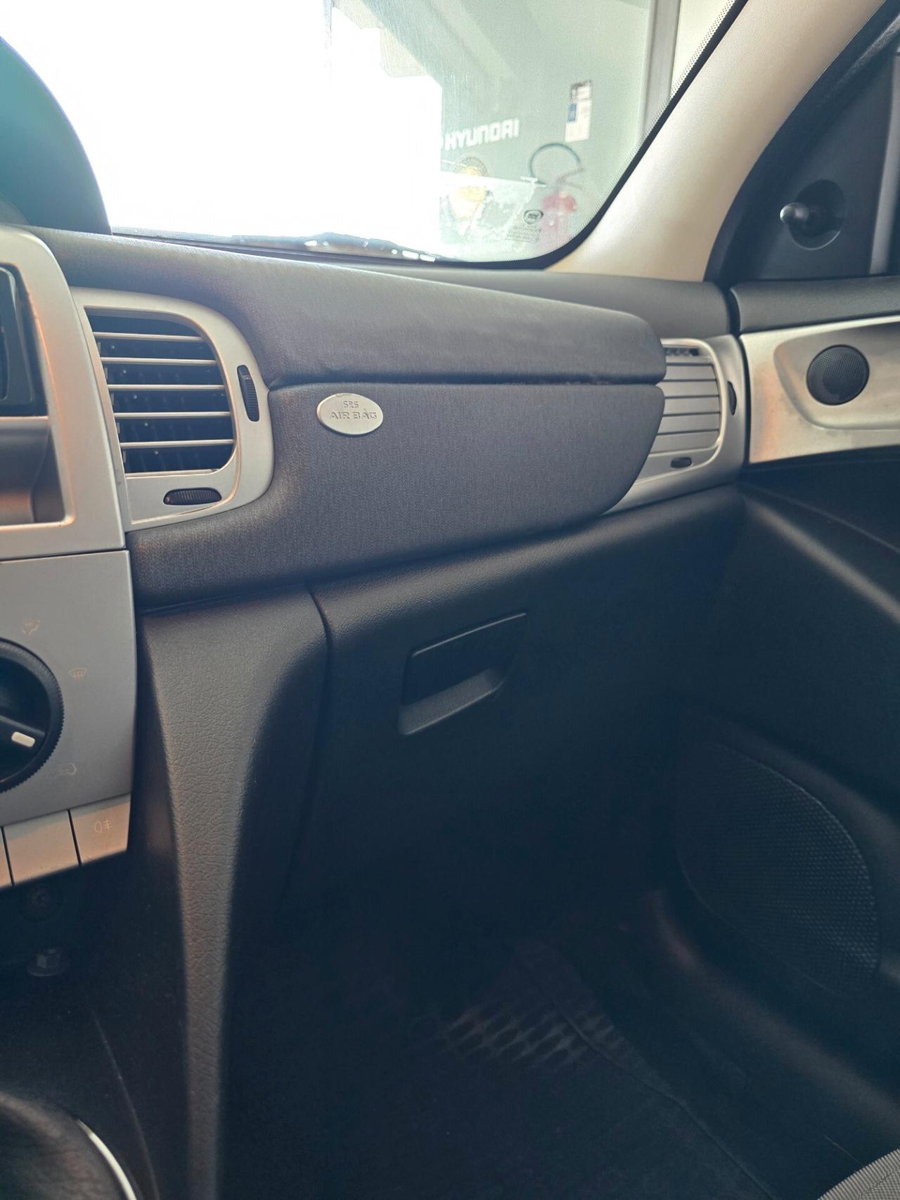 Lancia Ypsilon 1.3 MJT 75 CV Platino