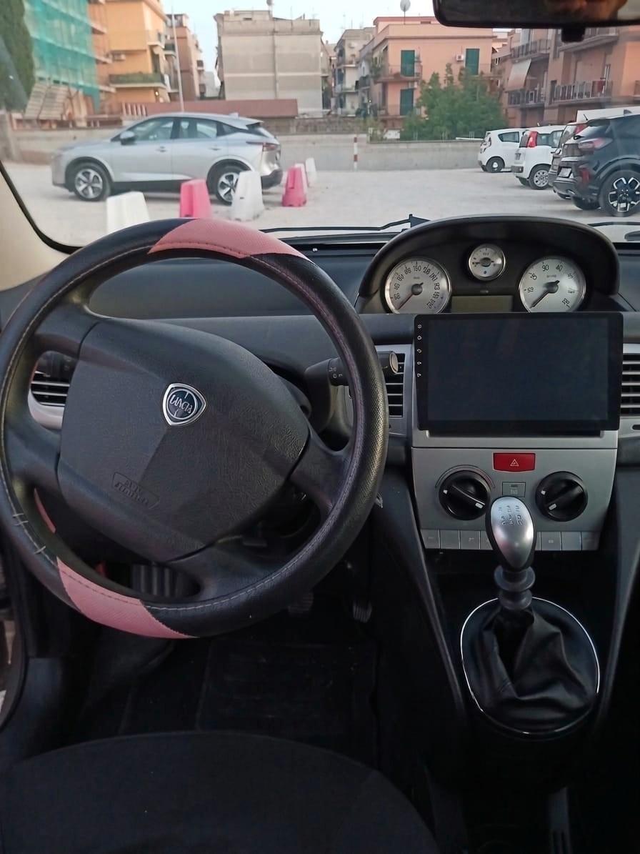 Lancia Ypsilon 1.2 neopatentati 134.500km