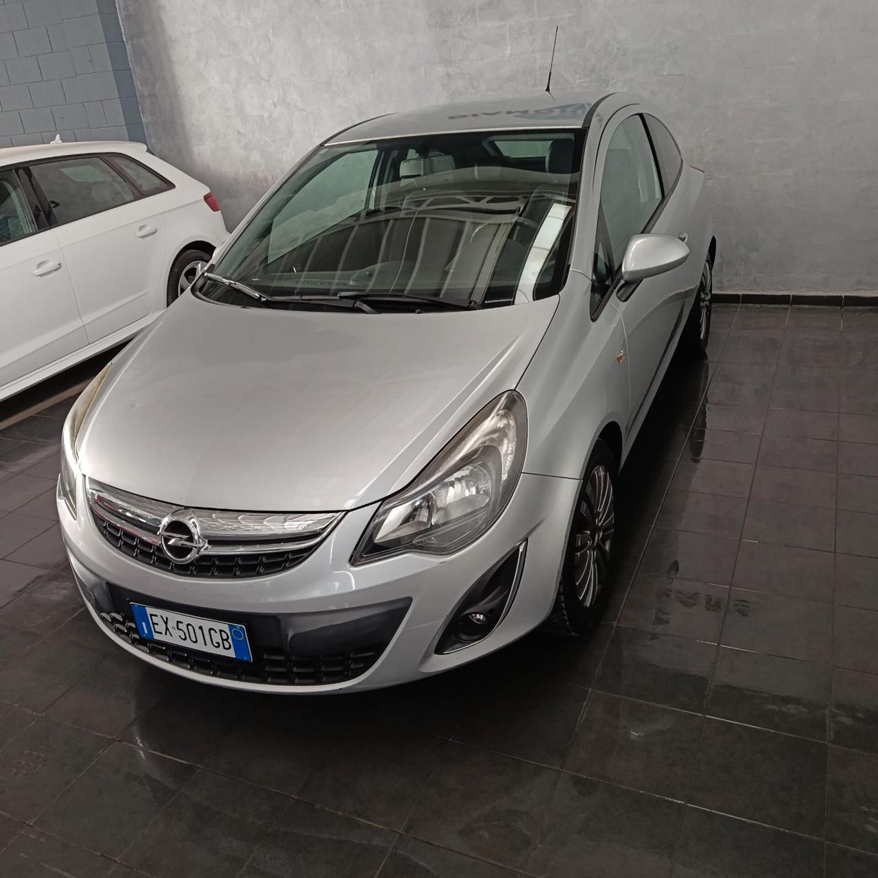 Opel Corsa 1.2 BENZINA Edition
