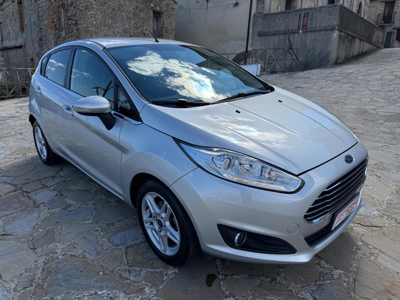Ford Fiesta 1.5 TDCi 75CV 5 porte Titanium
