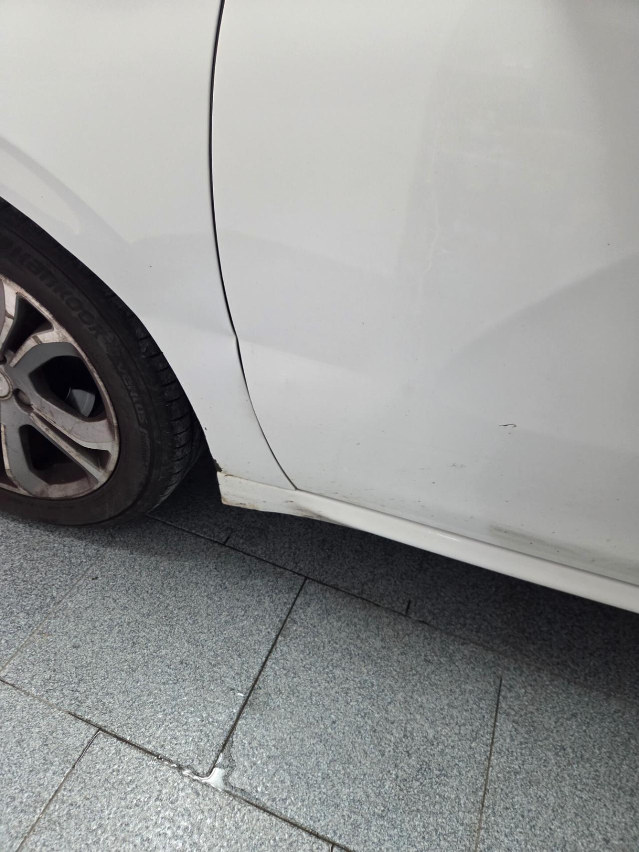 Peugeot 208 1.6 e-HDi 92 CV Stop&Start 3 porte Allure