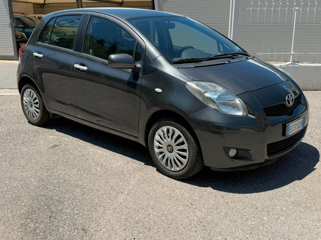 Toyota Yaris 1.0 5 porte Sol