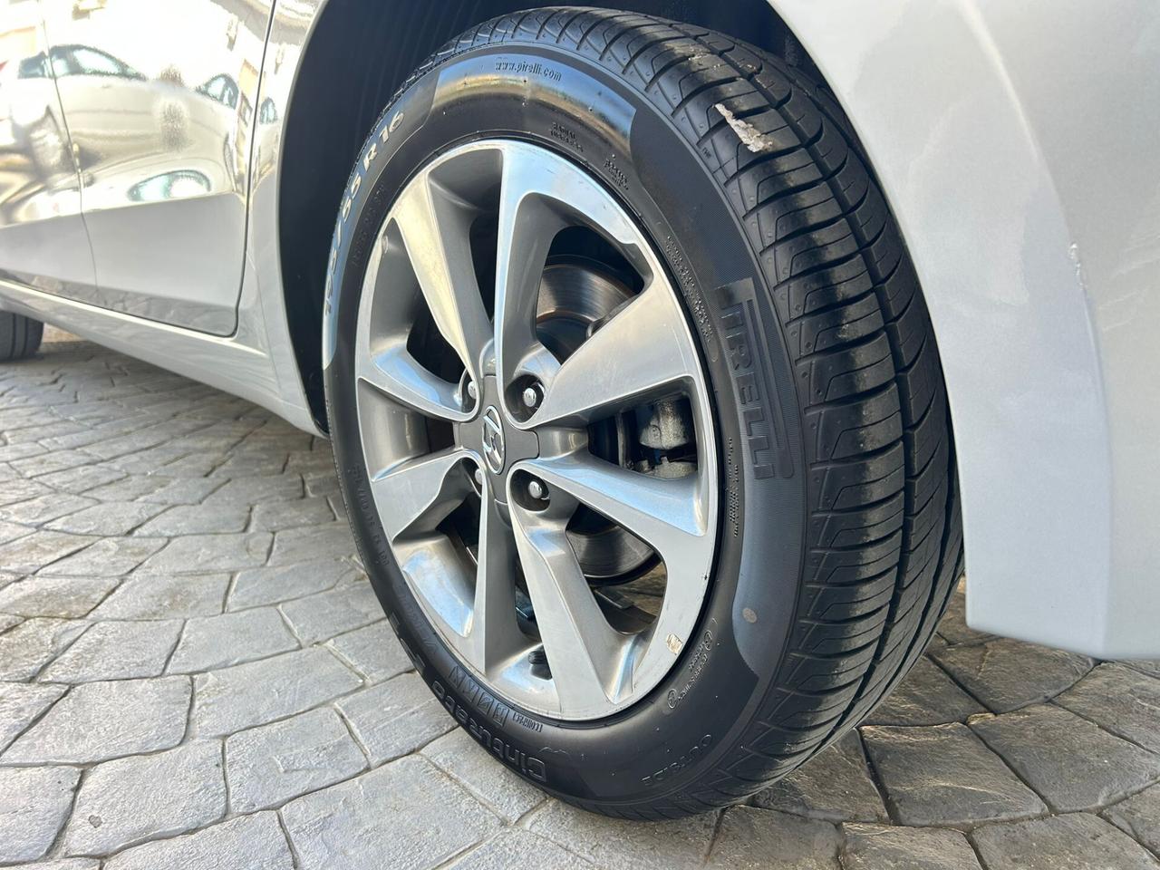 Hyundai i20 1.2 84 Cv STYLE LED-2015