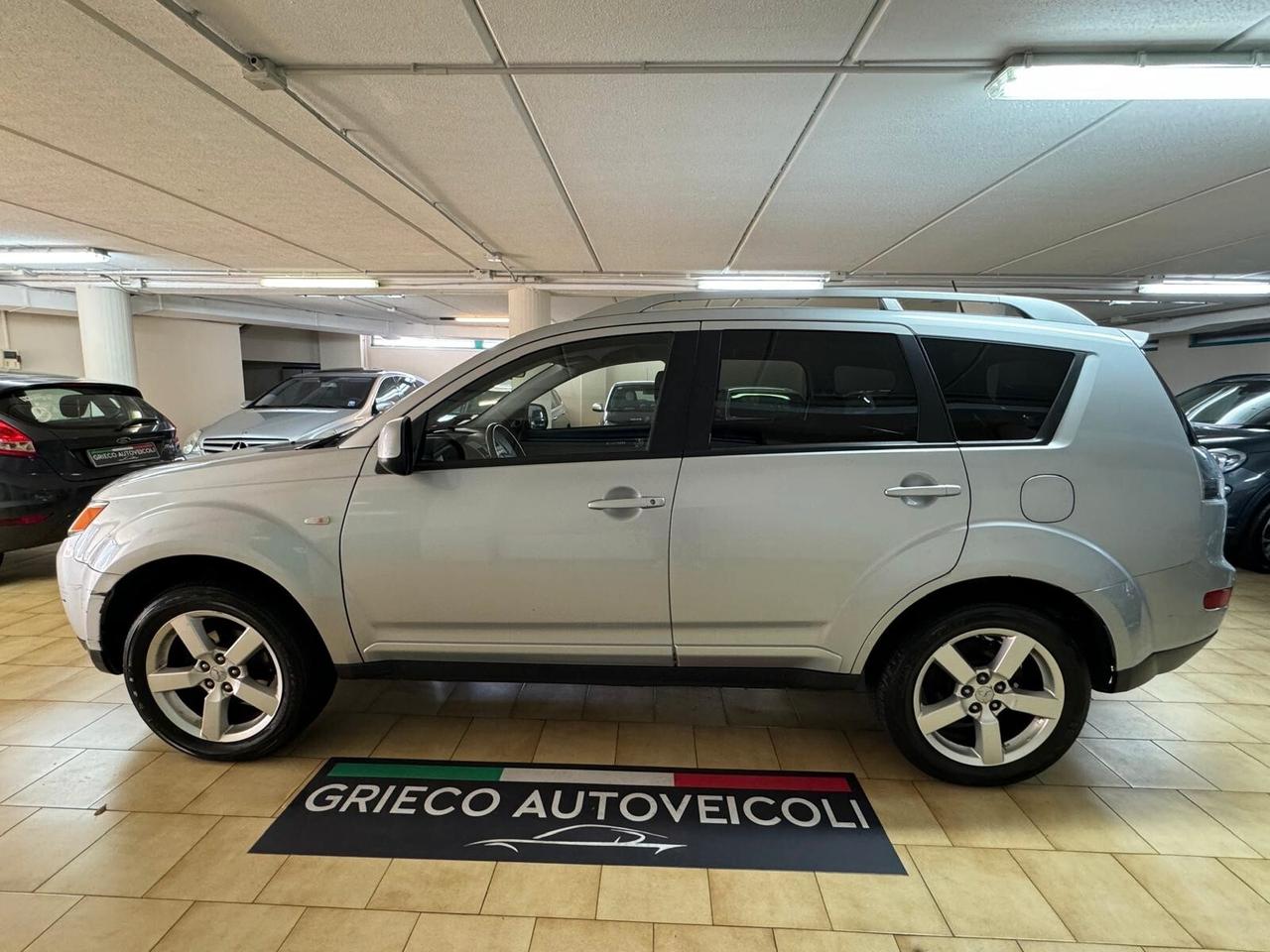 Mitsubishi Outlander 4X4 7POSTI