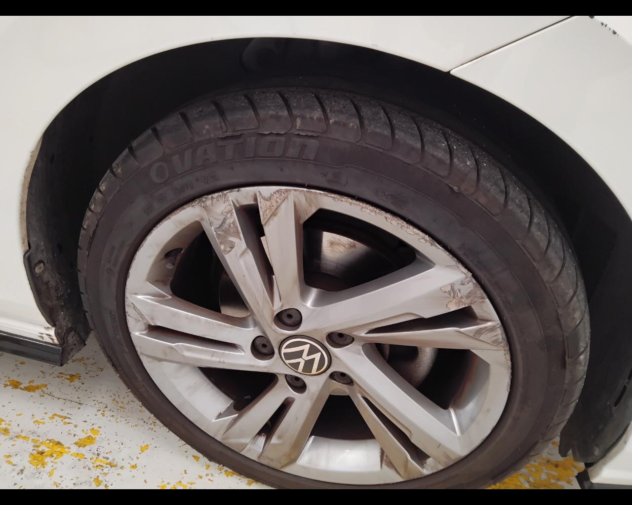 VOLKSWAGEN Golf VIII 2020 - Golf 1.5 tsi evo R-Line 130cv