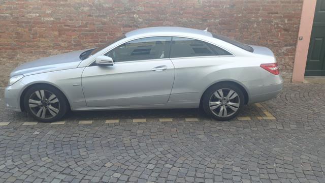 MERCEDES-BENZ E 250 CDI Coupé BlueEFFICIENCY Avantgarde