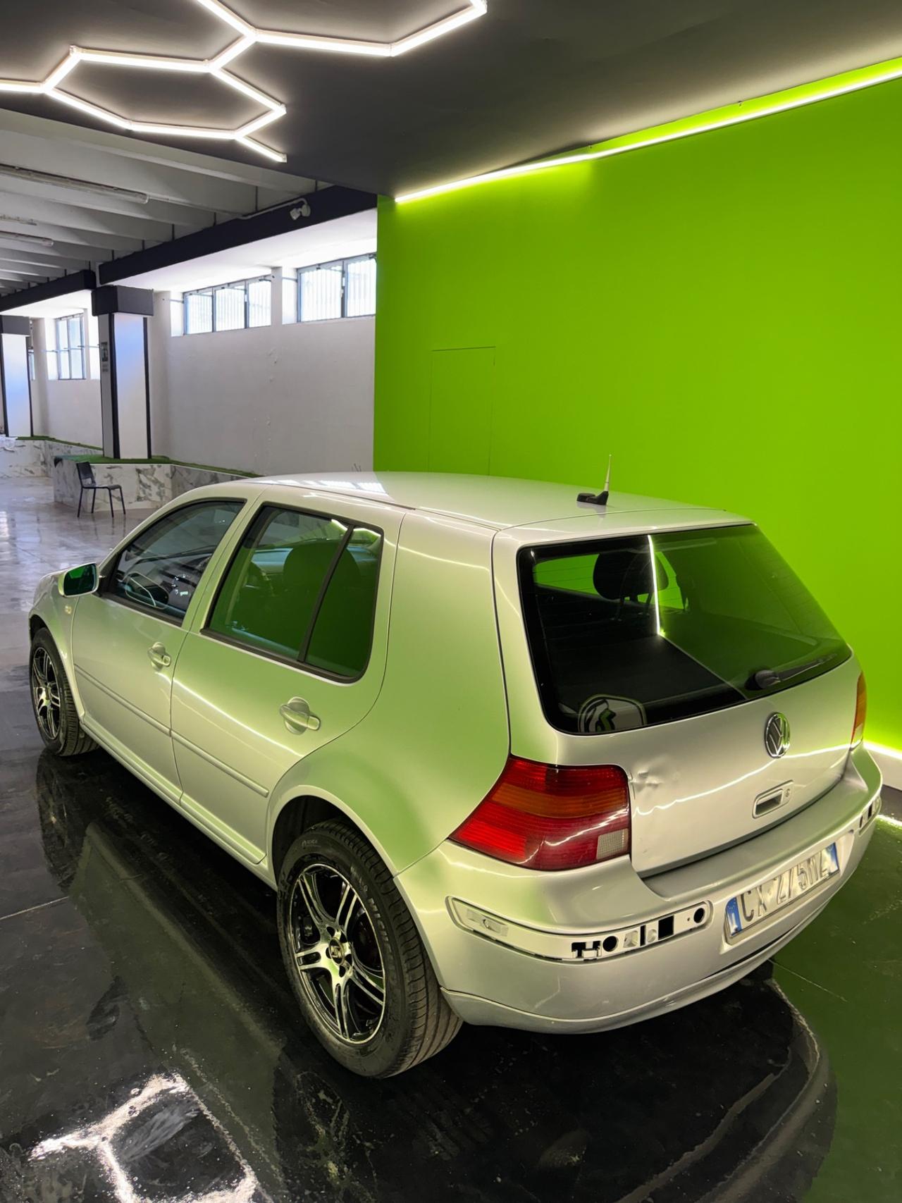 Volkswagen Golf 1.9 TDI/101 CV cat Var. Comfortline
